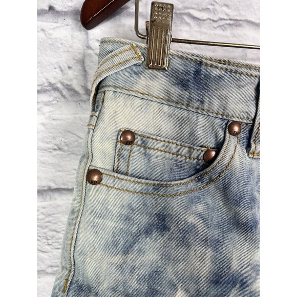 FREE PEOPLE Women's LIght Wash Cuffed Studded Shorts Size 27 - Picture 4 of 5